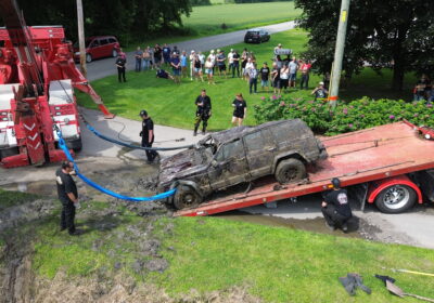Mr. Yvon Guévin’s vehicle, taken out of the water